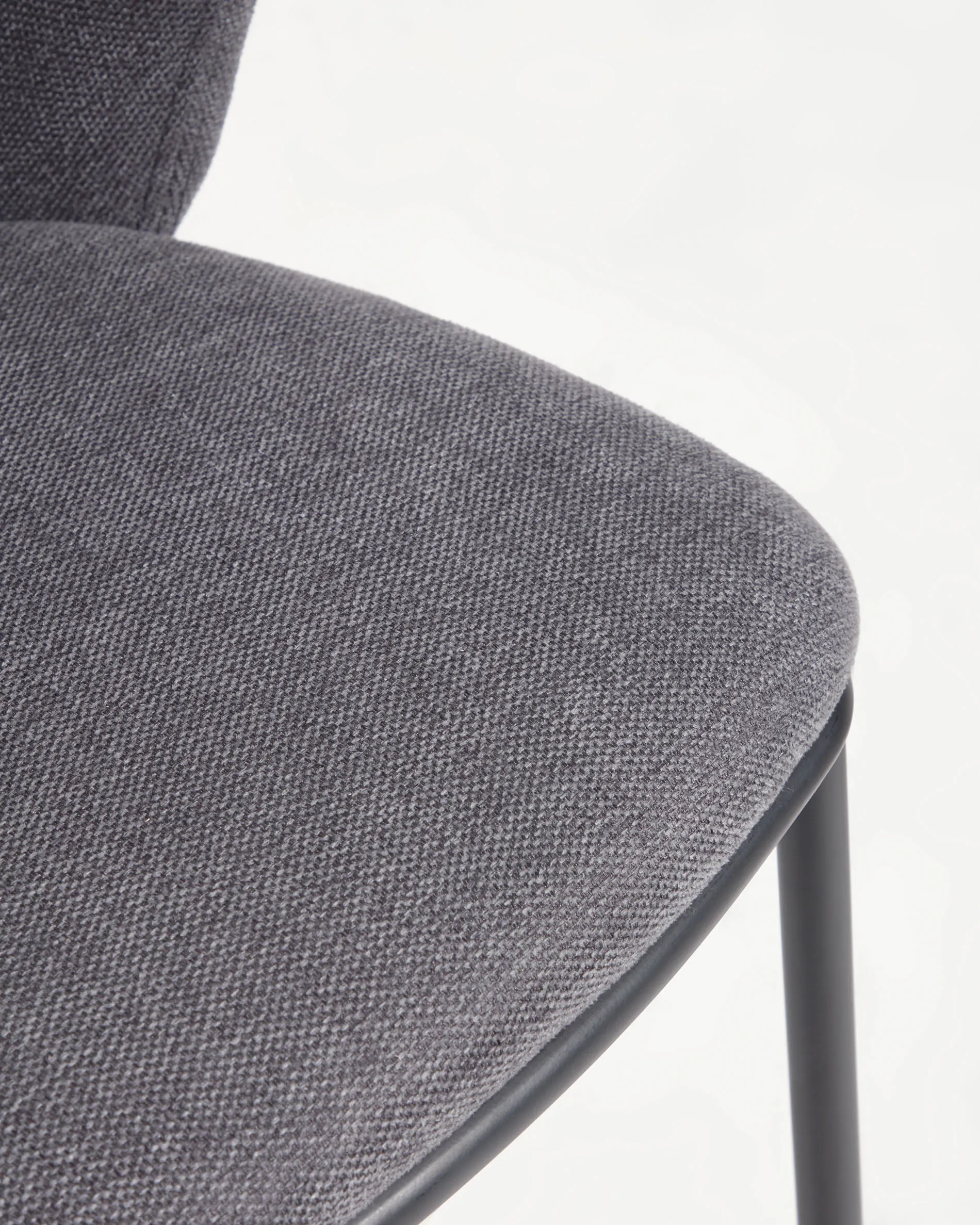 Полубарный стул La Forma Ciselia темно-серый шенилл 65 см 159211