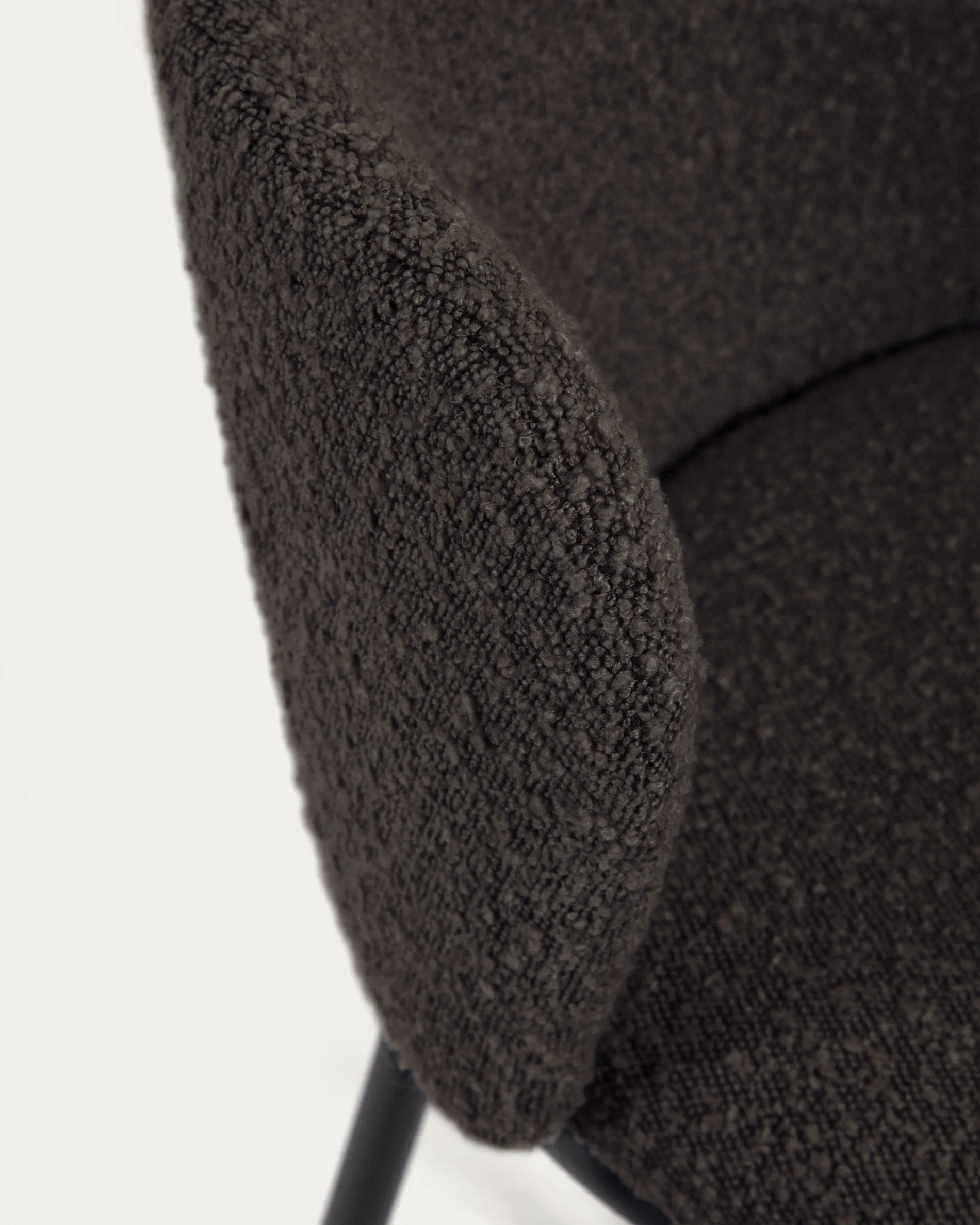 Полубарный стул La Forma Ciselia из черной ткани букле и металла 65 см 160254