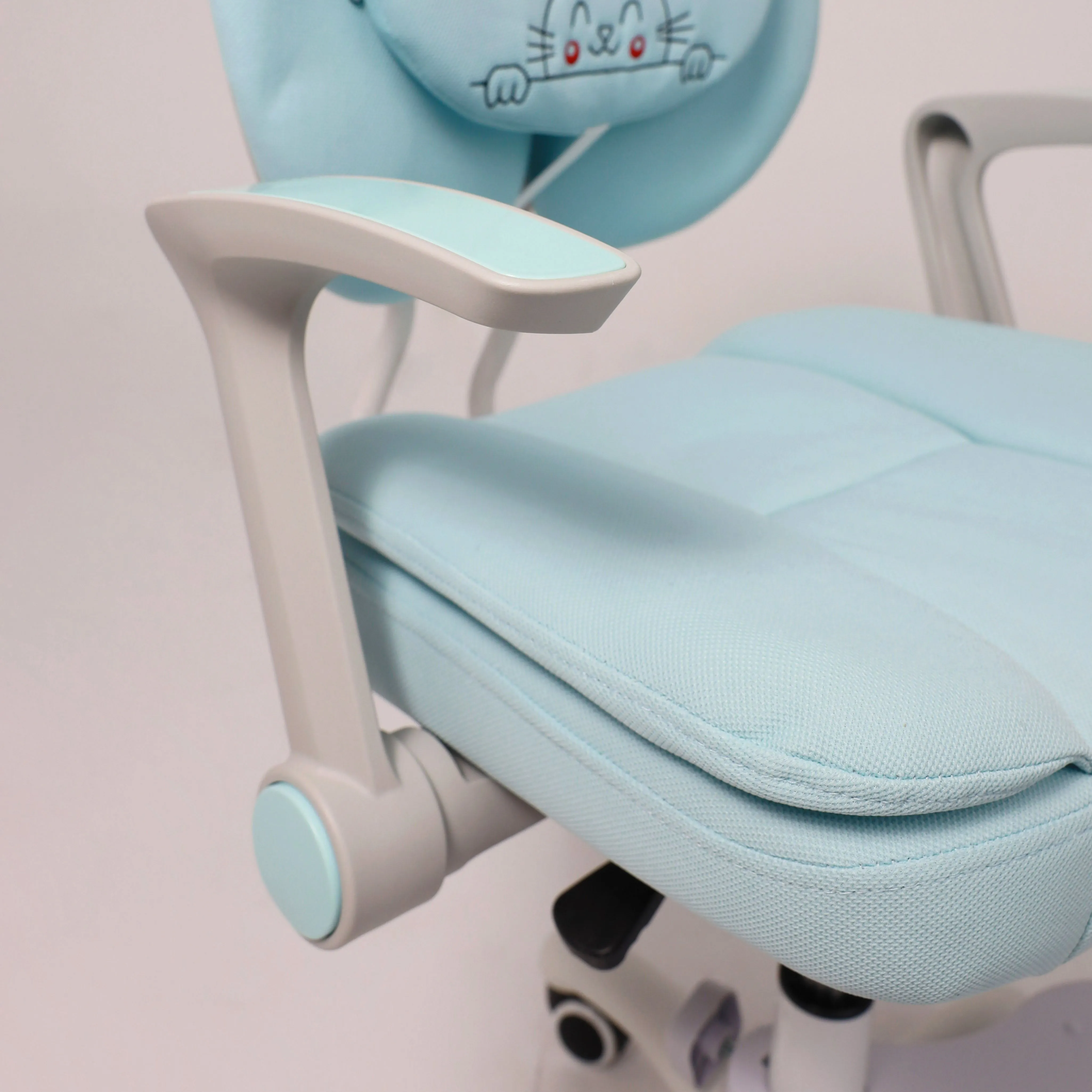 Кресло компьютерное детское ZOOM ткань синий 102533