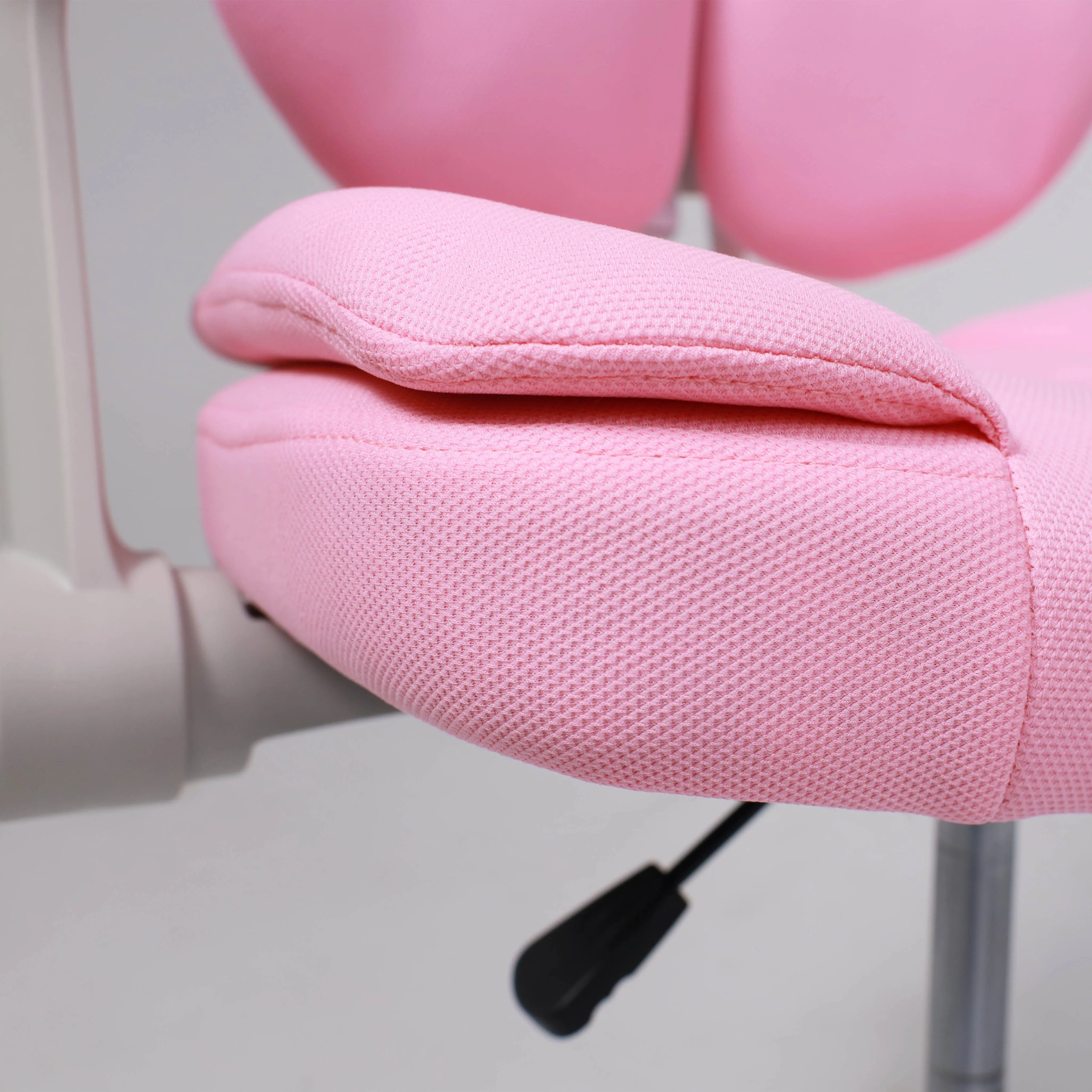 Кресло компьютерное детское ZOOM ткань розовый 102534