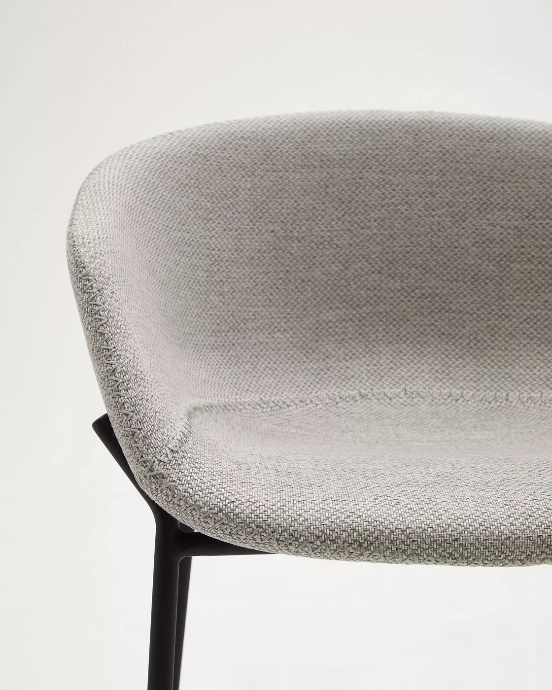 Полубарный стул La Forma Yvette светло-серый черные ножки 65 см