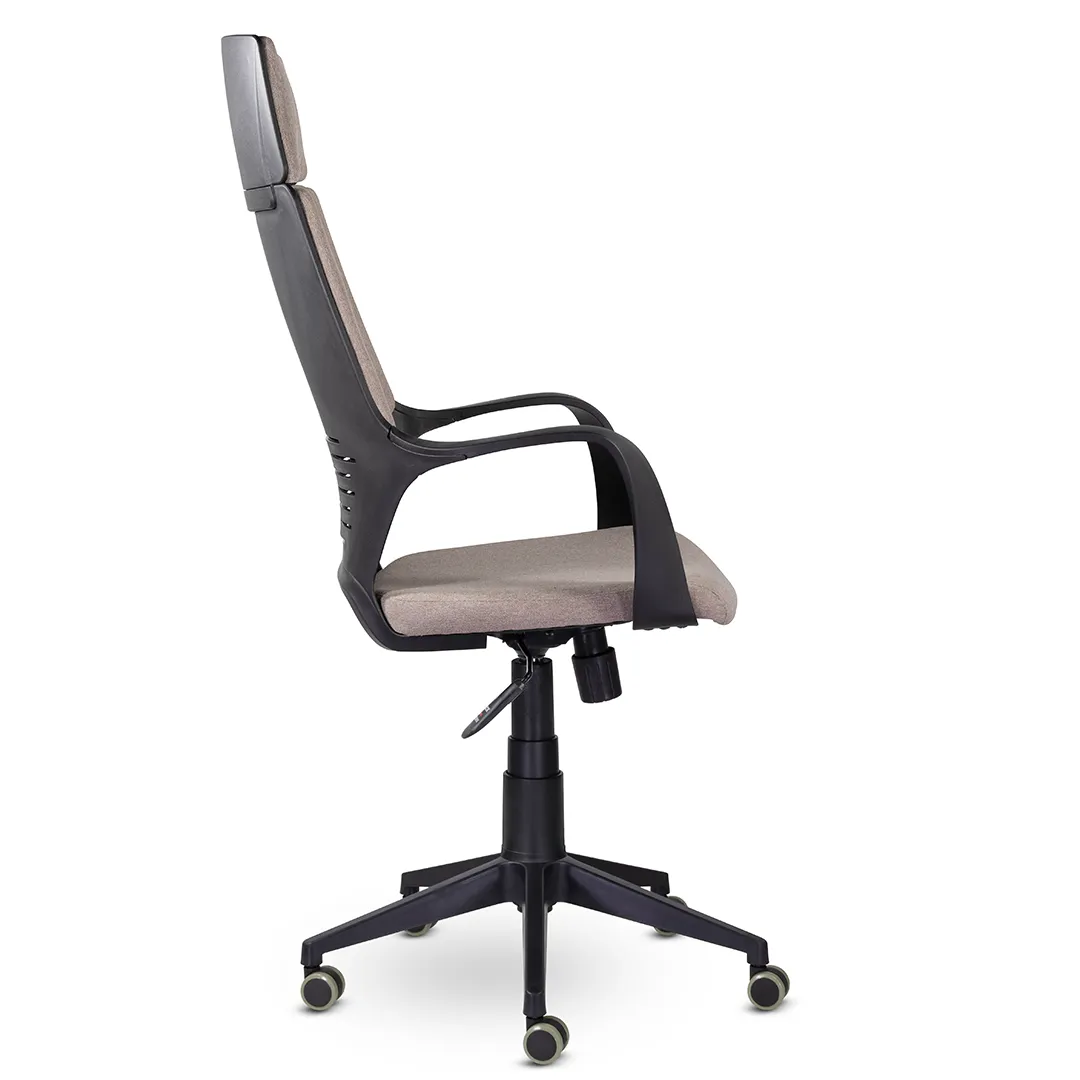 Кресло для руководителя Айкью СН-710 ткань QN бежевый