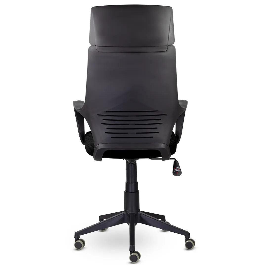 Кресло для руководителя Айкью СН-710 ткань QN черный
